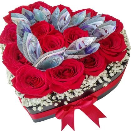 14 Roses with baby breath & money